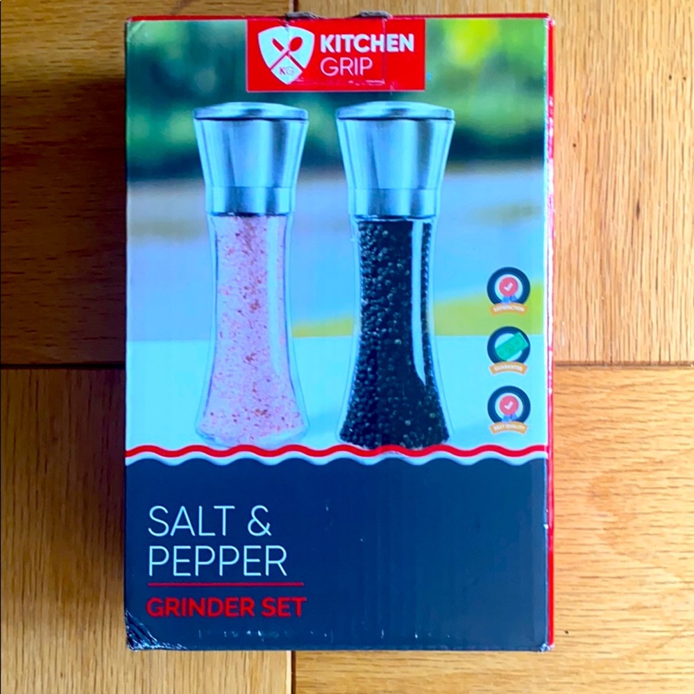 NEVER OPENED Salt and Pepper Grinder set